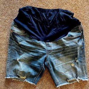 Maternity shorts